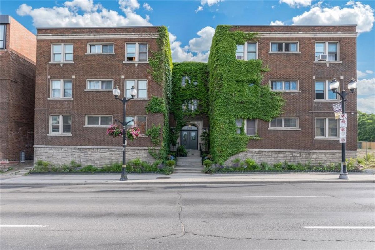 The Chantilly, Hamilton, Toronto