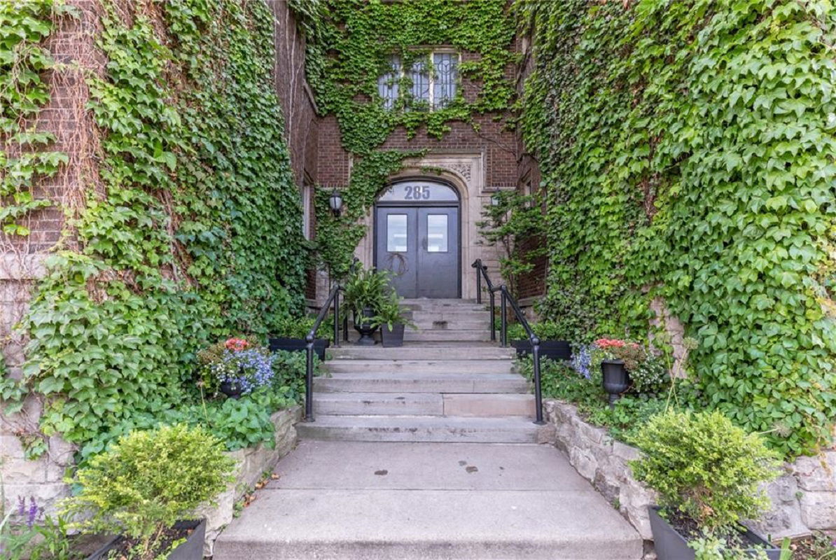 Entrance — The Chantilly, Hamilton, Toronto