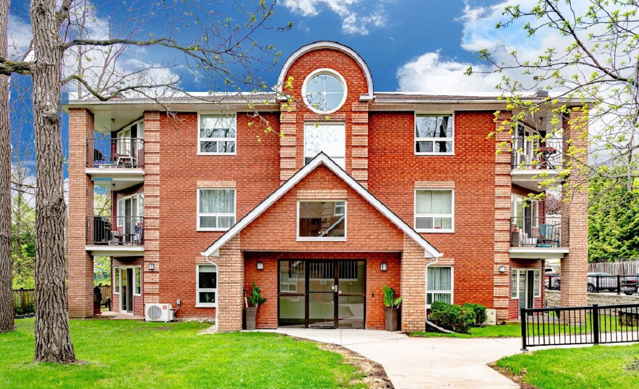 Walnut Grove, Barrie, Toronto