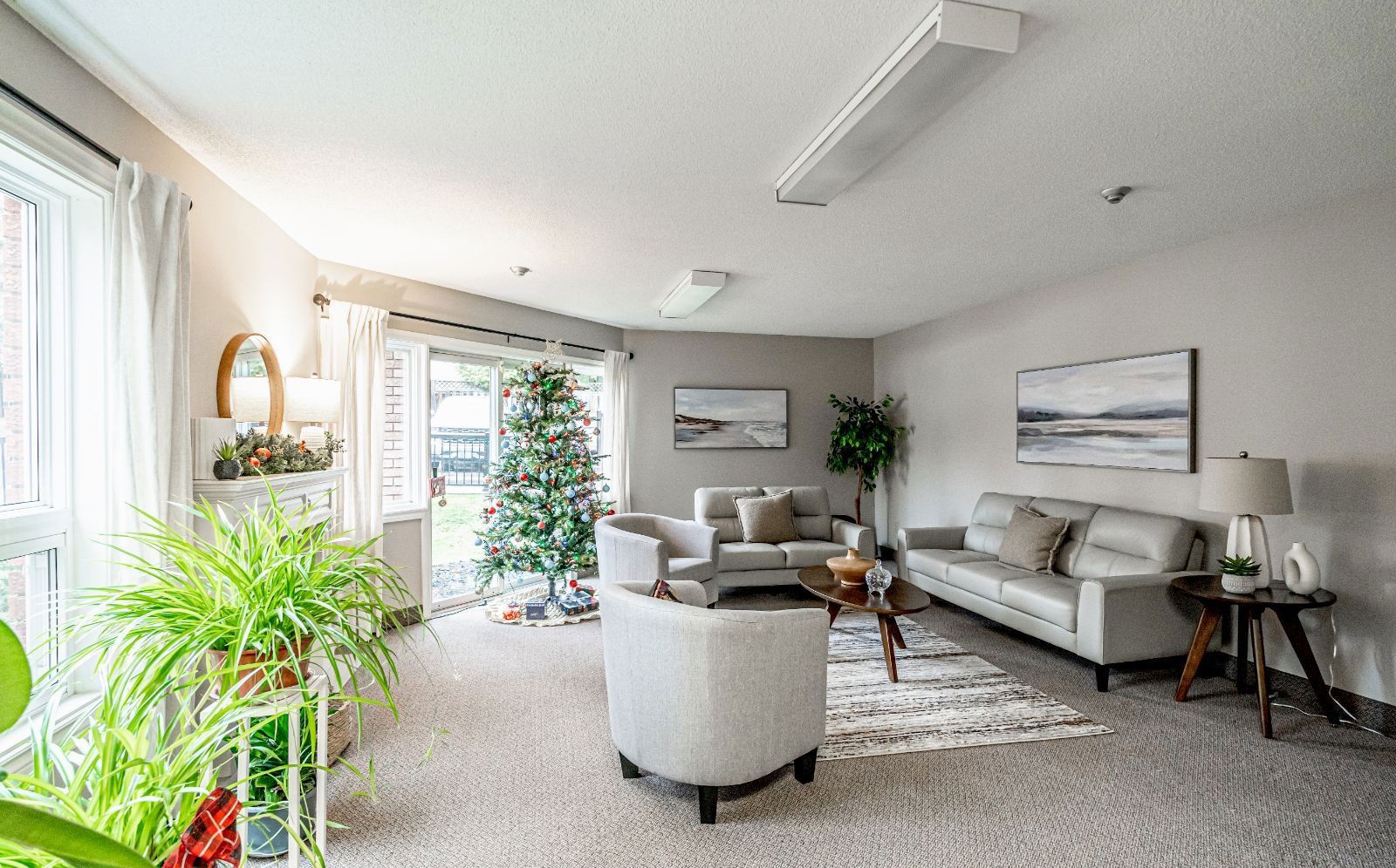 Lobby — Walnut Grove, Barrie, Toronto