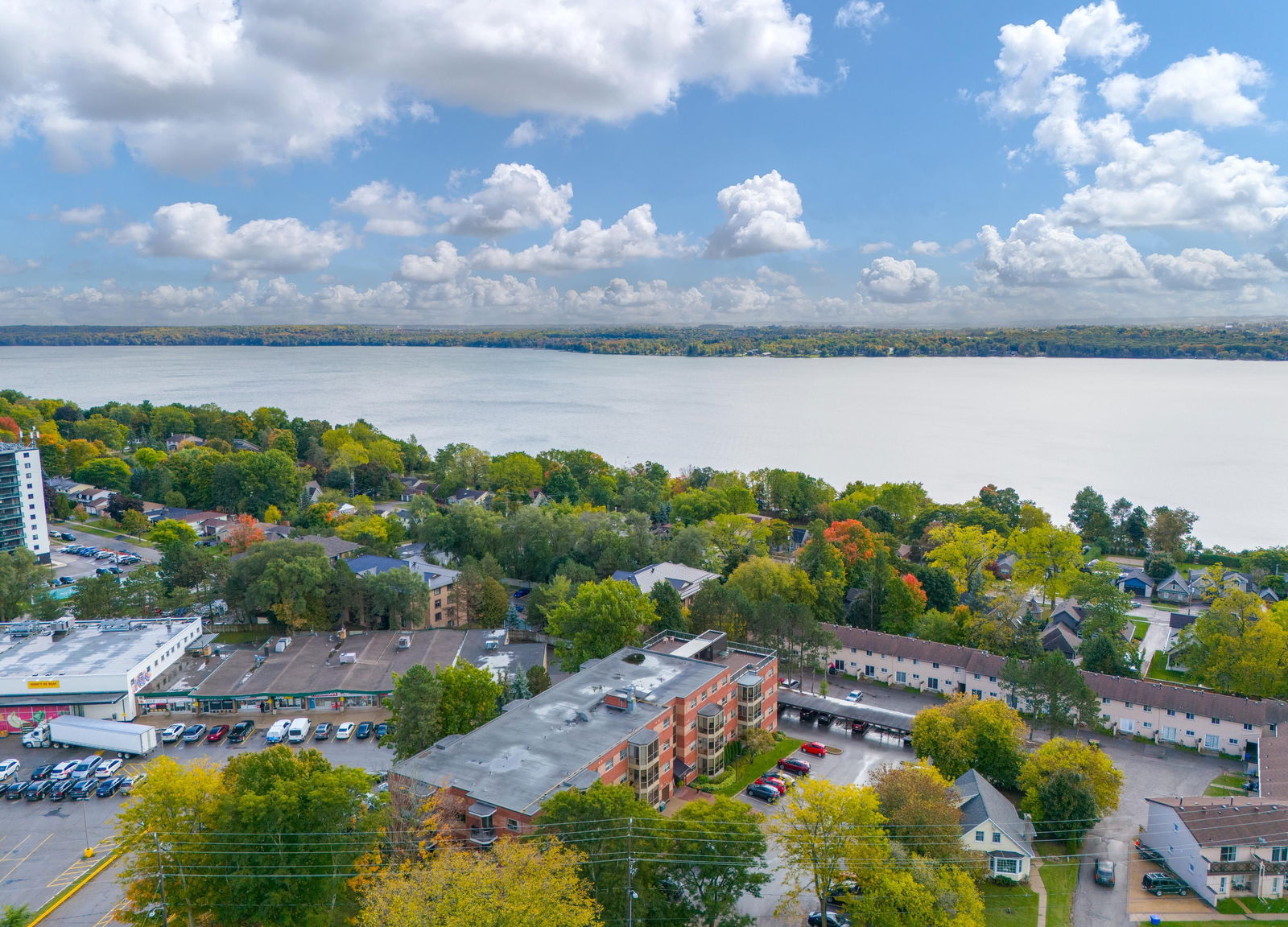 Skyline — South Winds Terrace, Oro-Medonte, Toronto