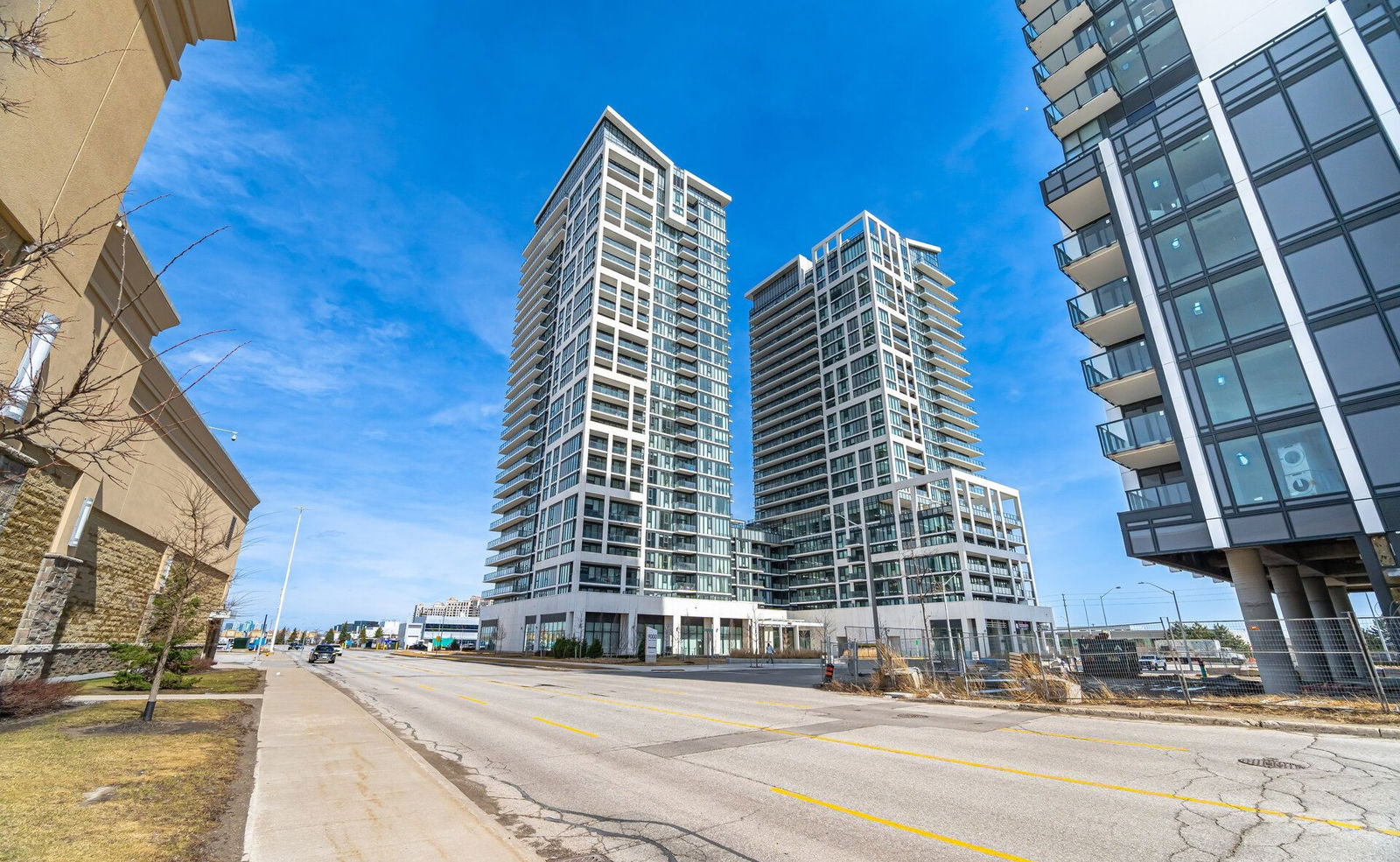 Exterior Side — Chrisma Condos Phase II, Vaughan, Toronto