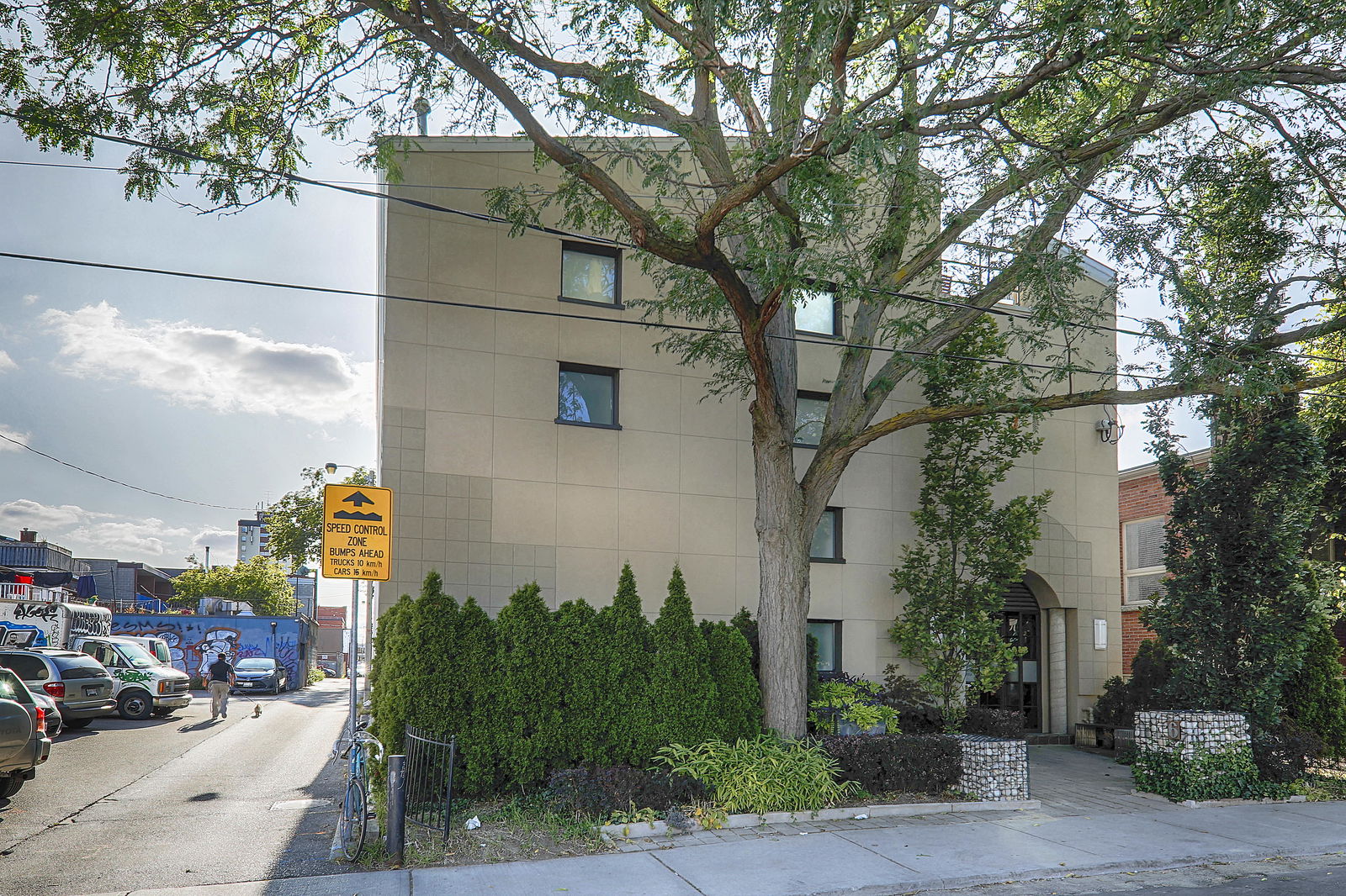 Exterior — Bartlett Loft Towns, West End, Toronto