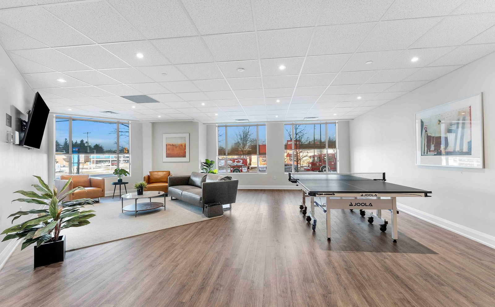 Lounge — Livgreen Condominiums, Whitchurch-Stouffville, Toronto