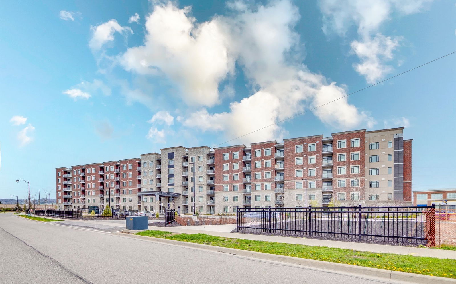 Bronte West, Milton, Toronto