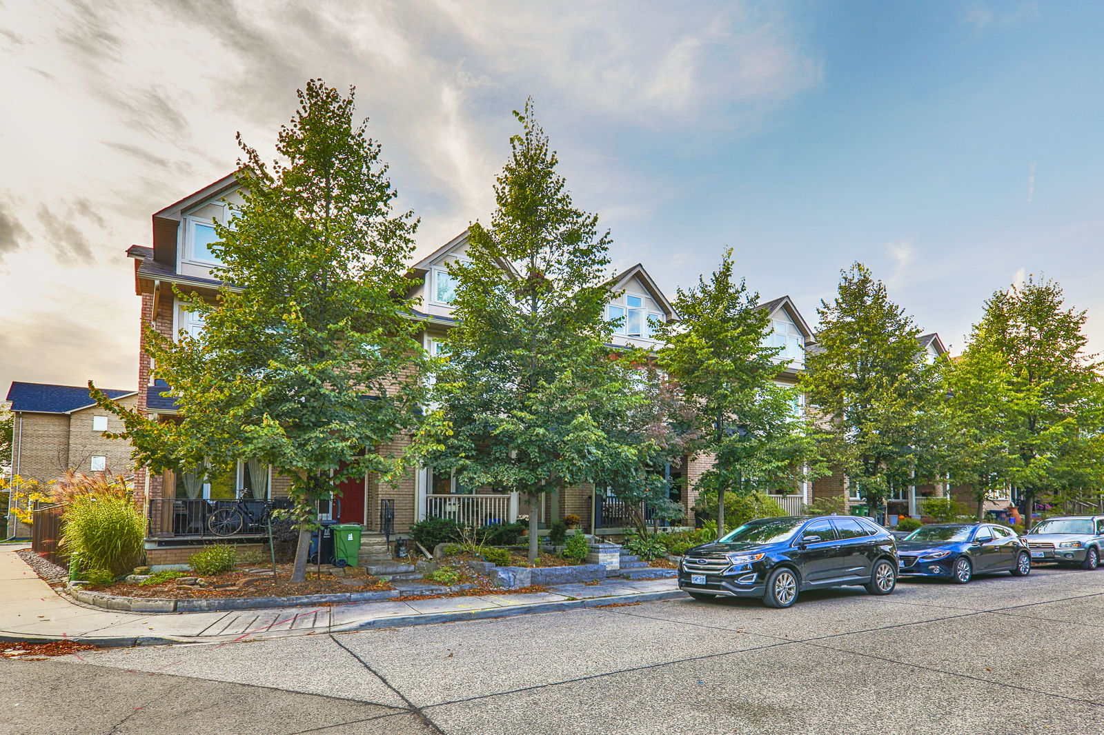 Exterior — Williamson Garden Townhomes, East End, Toronto