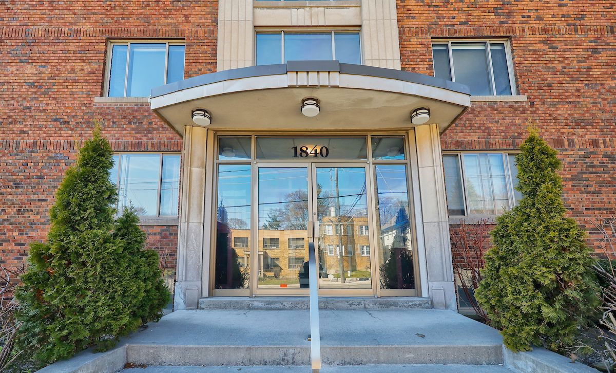 Entrance — 1840 Bathurst Street, Midtown, Toronto