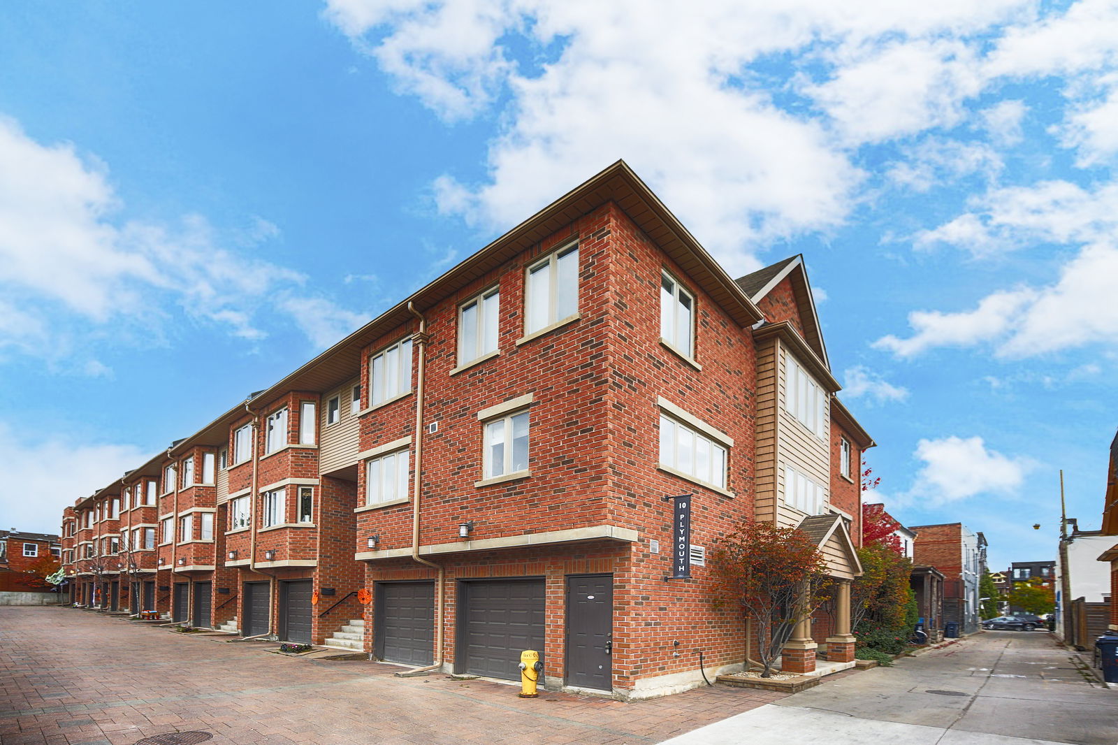 Exterior — Townhomes of Plymouth Avenue, West End, Toronto