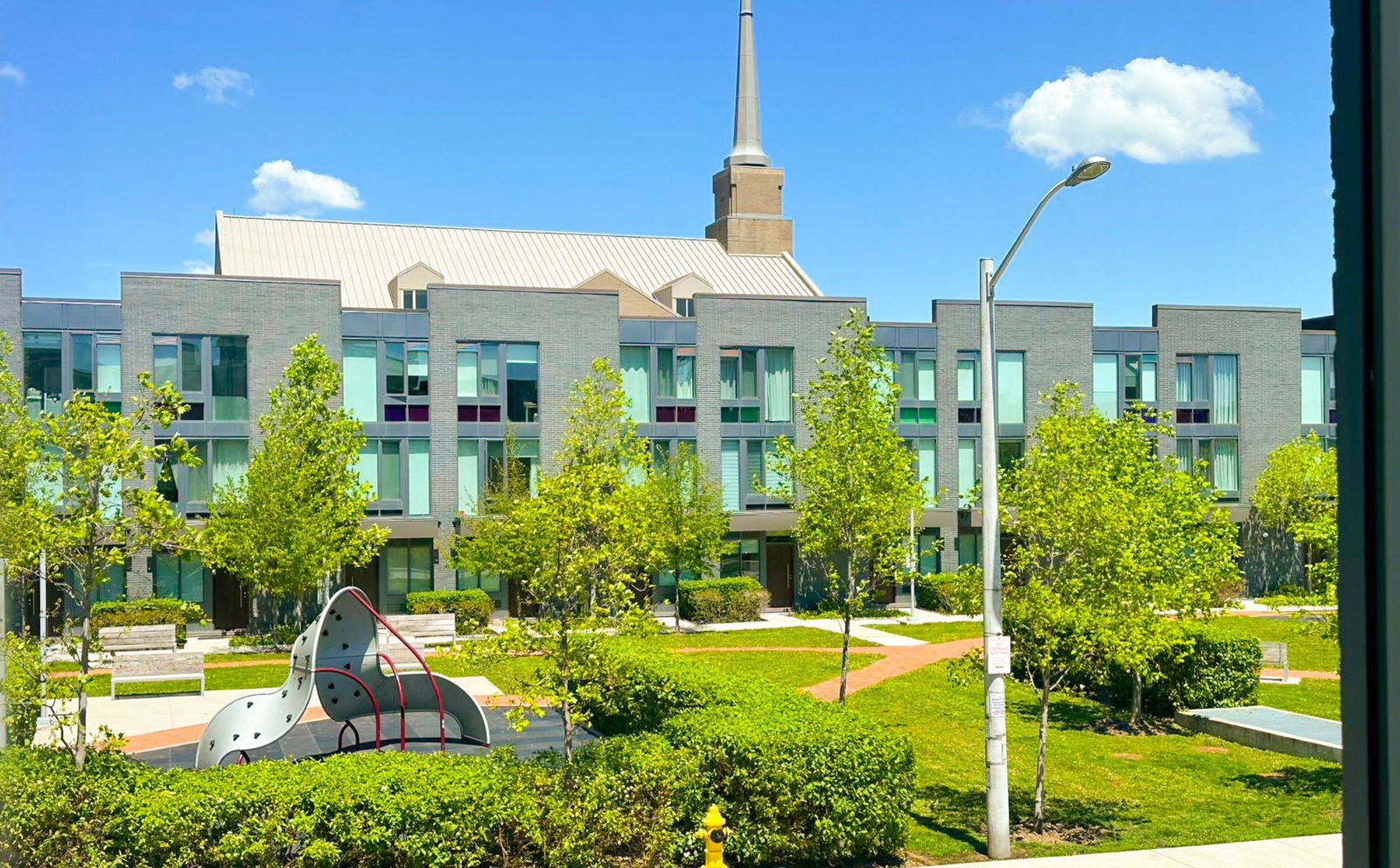 27 Sonic Way, North York, Toronto