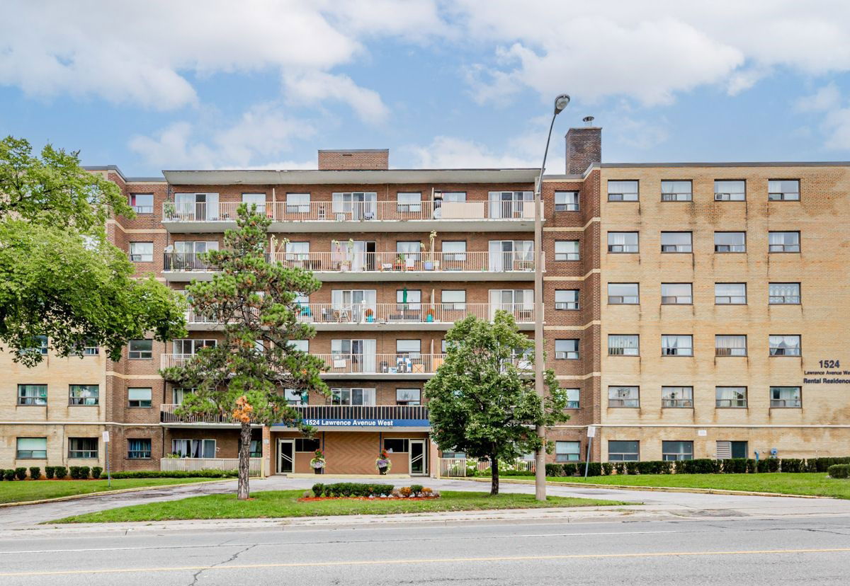 1524 Lawrence Avenue, North York, Toronto