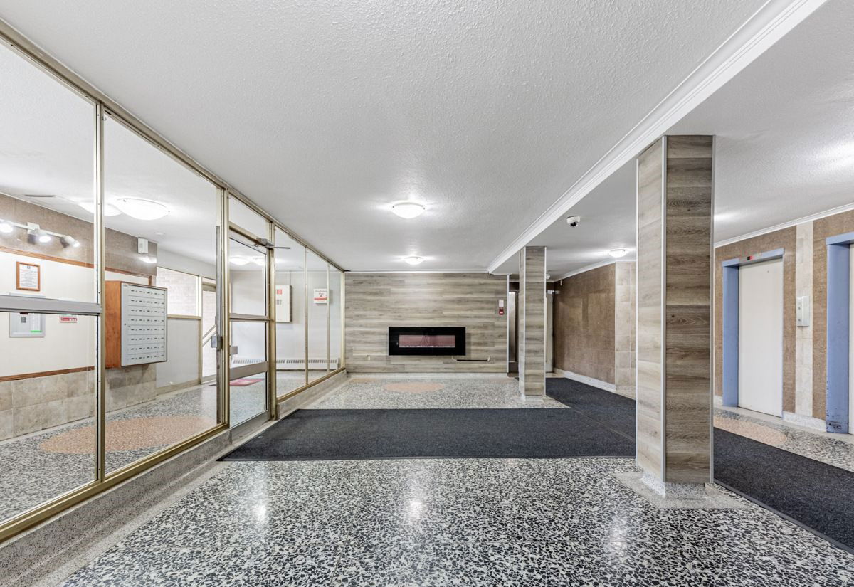 Lobby — 1524 Lawrence Avenue, North York, Toronto