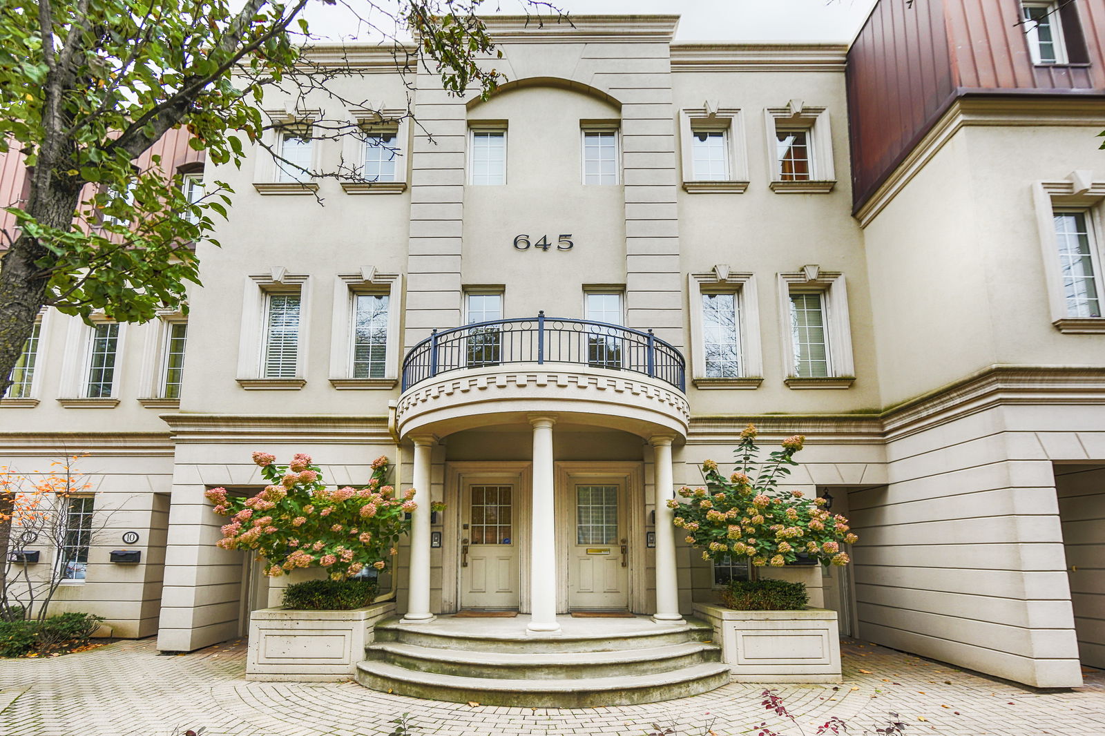 Entrance — Castle Terrace, Midtown, Toronto