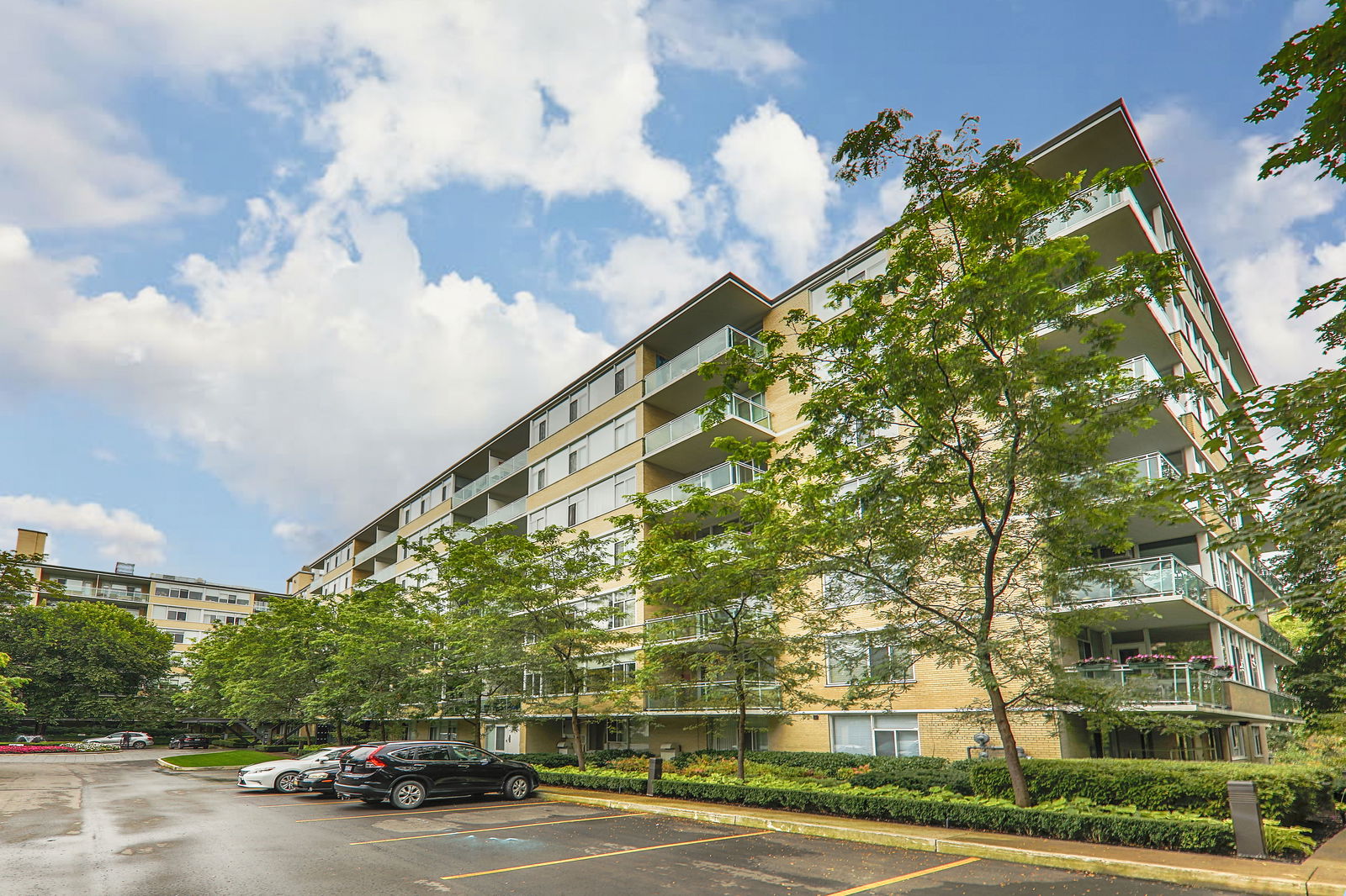 Exterior — The Benvenuto, Midtown, Toronto