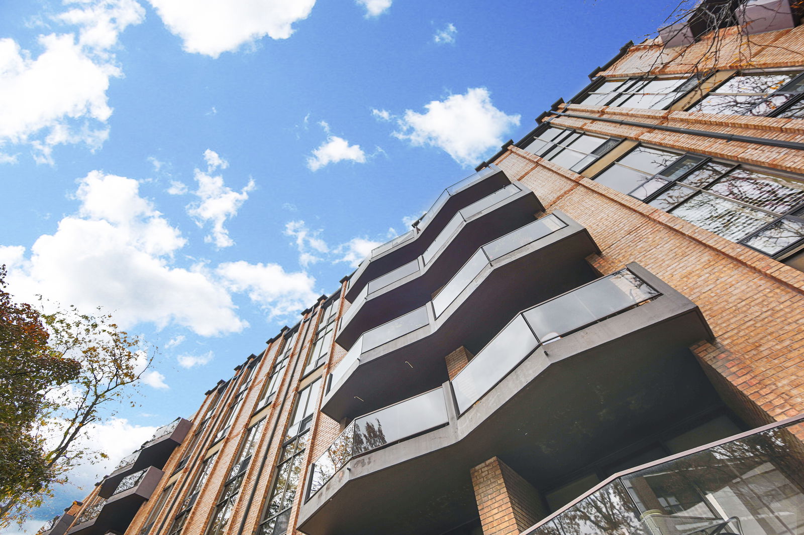 Exterior Sky — Lonsdale House, Midtown, Toronto