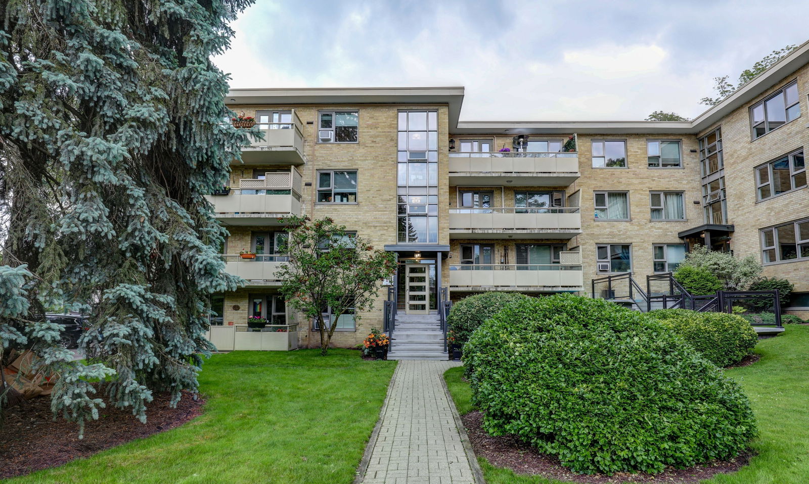 8 Corinth Gardens, Midtown, Toronto