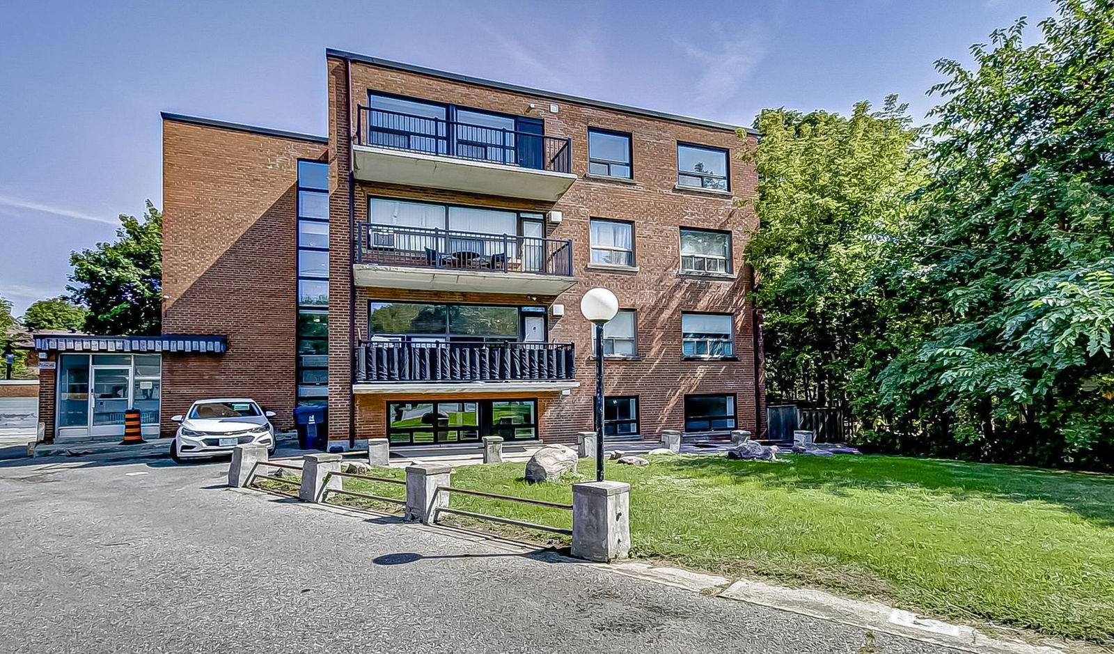 419 Woodbine Avenue, East End, Toronto