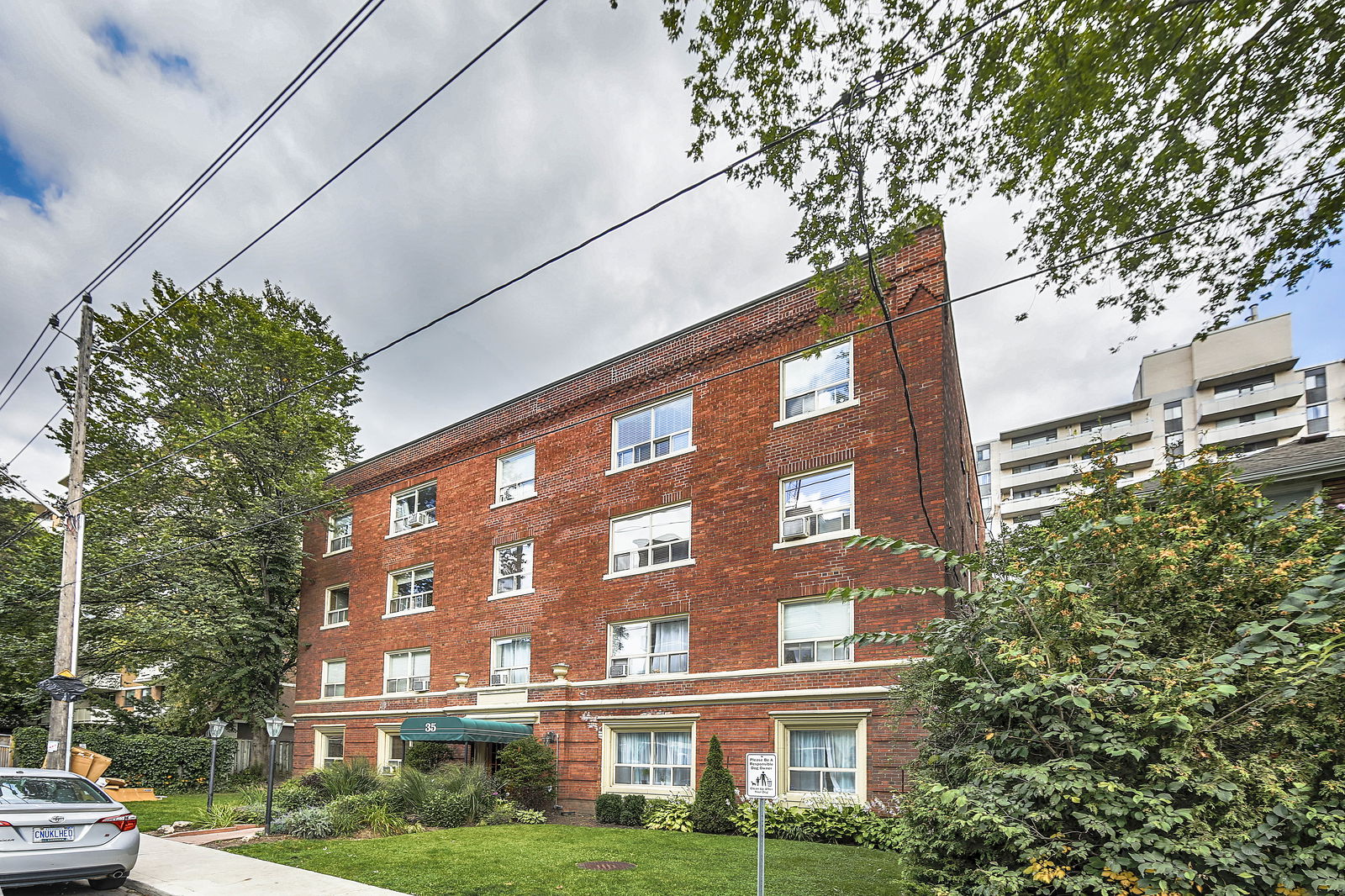 Exterior — Heathwood Manor, Midtown, Toronto