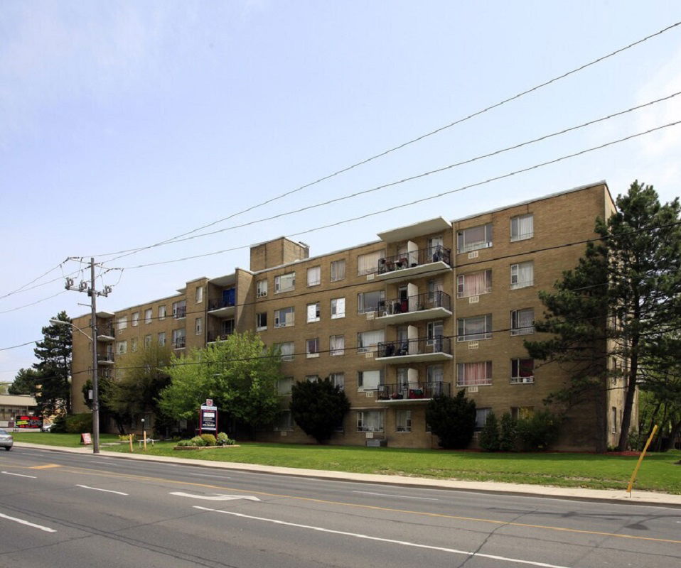 2895 Bathurst Street, North York, Toronto