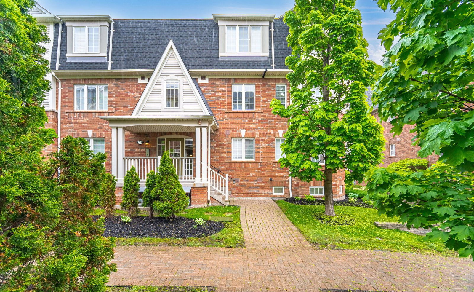 704 Neighbourhood Circ Townhouses, Mississauga, Toronto