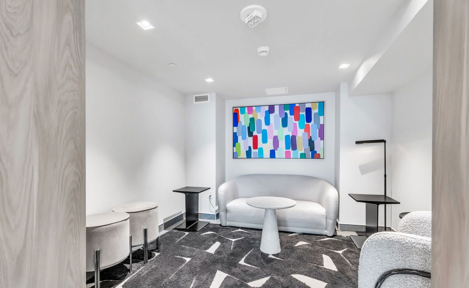 Lounge — 1 Jarvis, Hamilton, Toronto