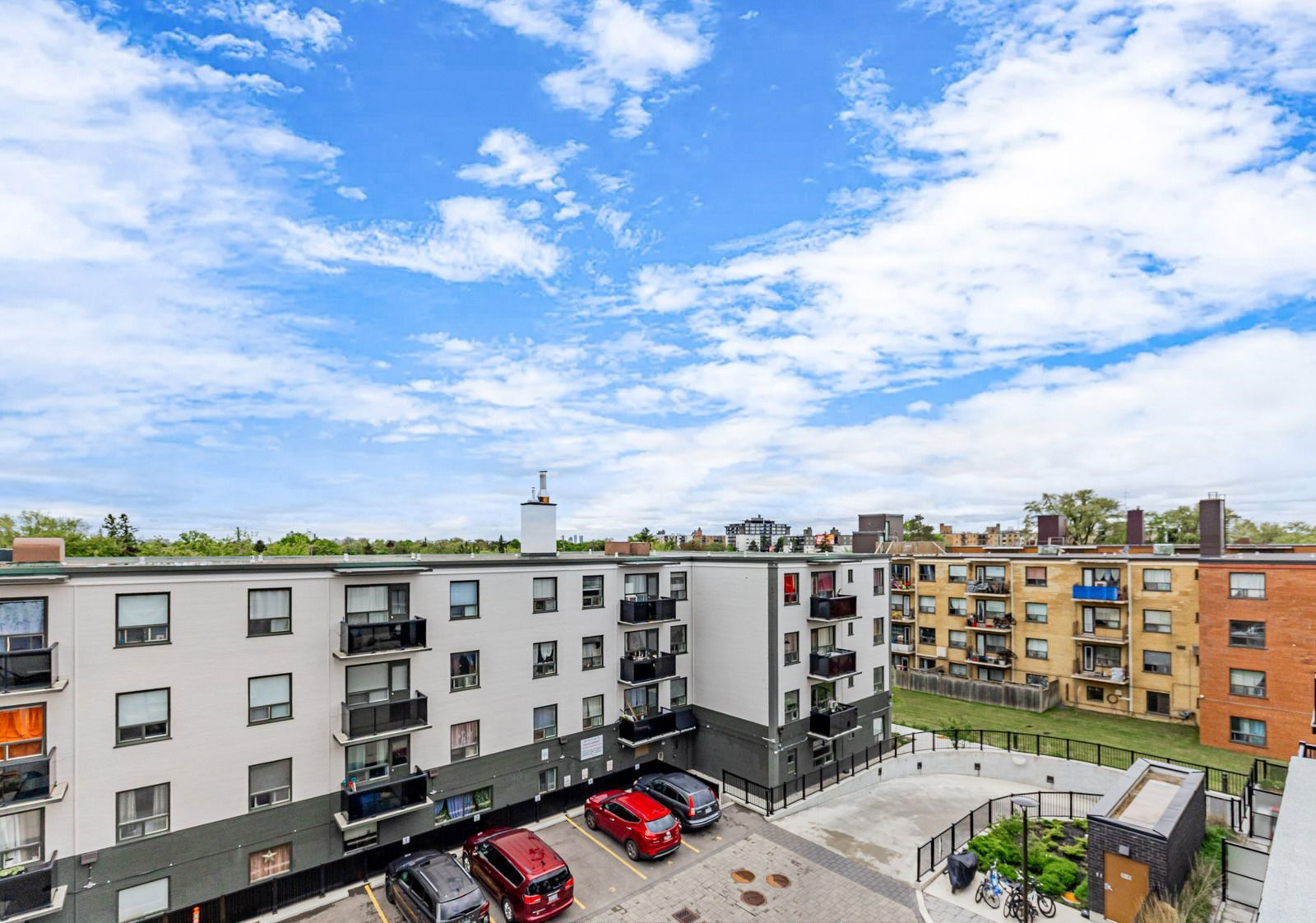 15 Brenthall Avenue, North York, Toronto