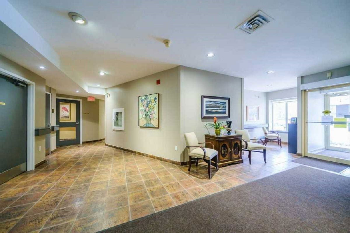 Lobby — 1387 Bayview Avenue , East York, Toronto