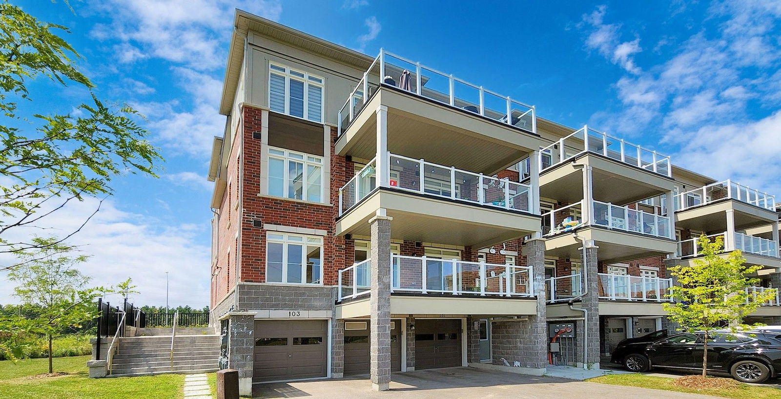 Exterior Side — 2540 William Jackson Drive, Pickering, Toronto