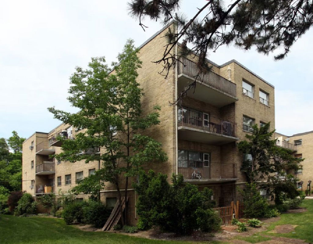 970 Eglinton Ave E, East York, Toronto