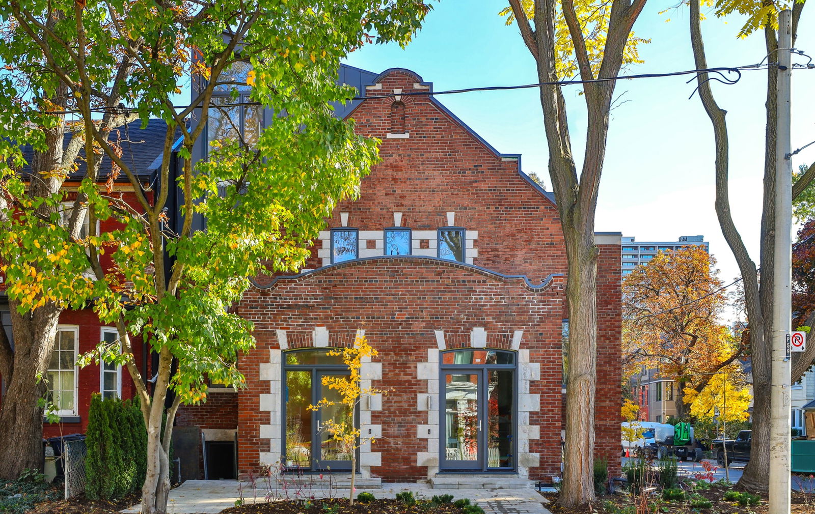 Exterior Side — 225 Brunswick Avenue, Downtown, Toronto