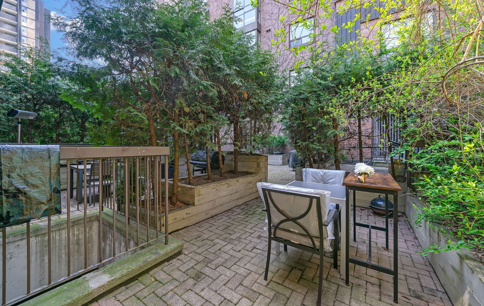Patio — 21 Dundonald Street, Downtown, Toronto