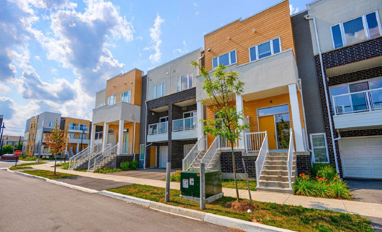 Exterior Side — 7 Wellness Avenue, Kitchener, Toronto