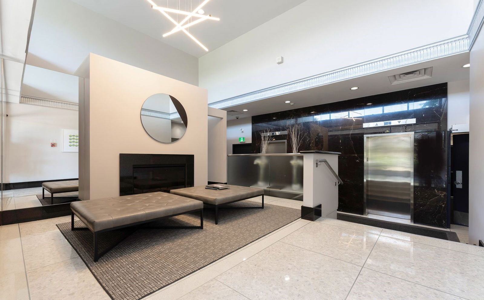 Lobby — The Kingsview, Etobicoke, Toronto