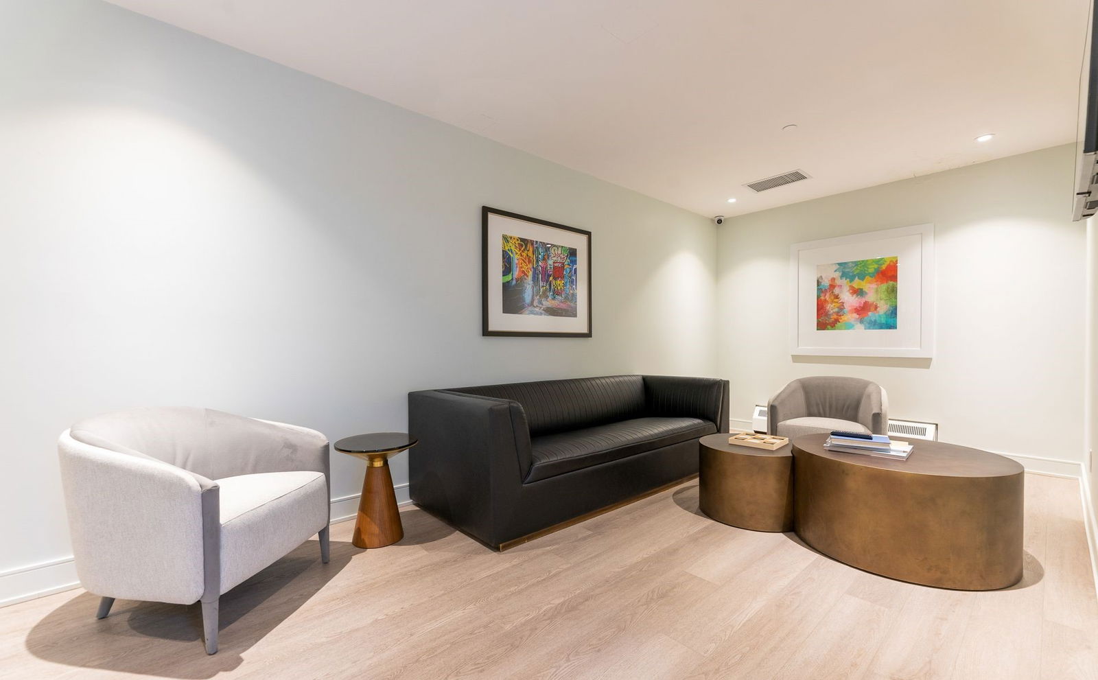 Lounge — The Kingsview, Etobicoke, Toronto