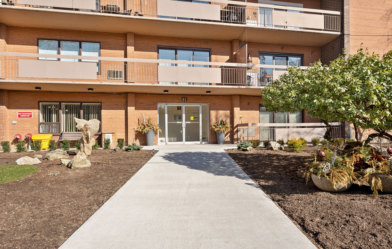 Entrance — 41 Lake Shore Drive, Etobicoke, Toronto