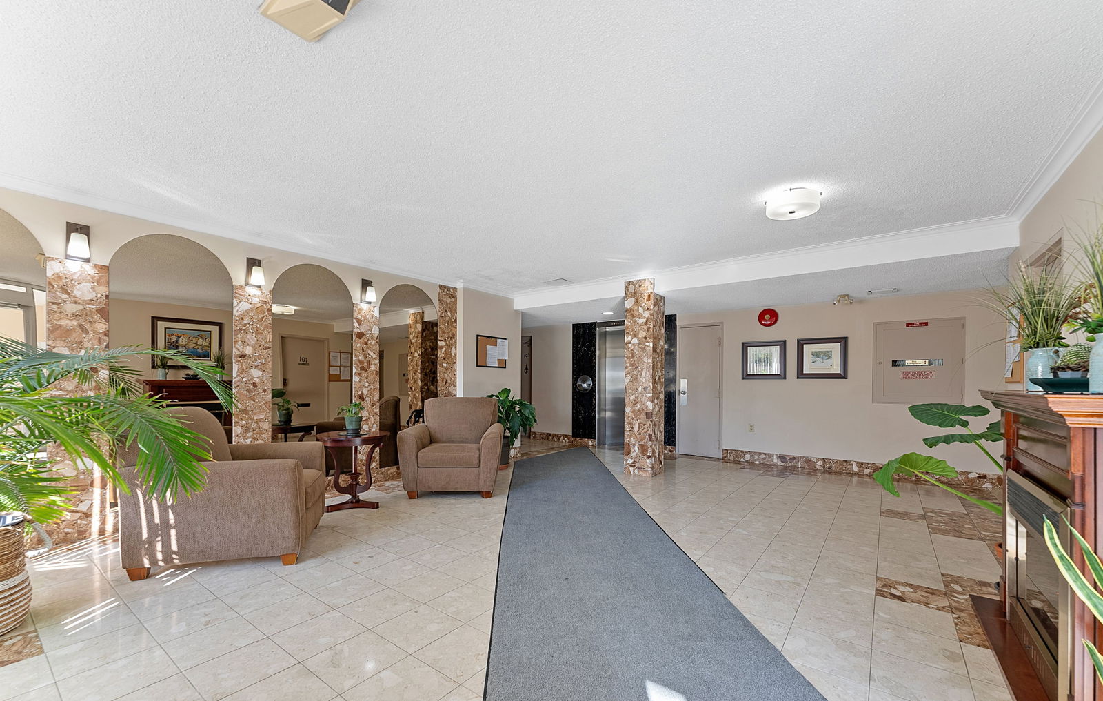 Lobby — 41 Lake Shore Drive, Etobicoke, Toronto