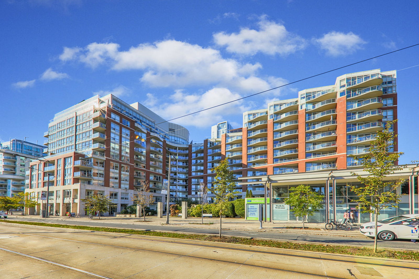 Exterior — 550 Queens Quay, Downtown, Toronto