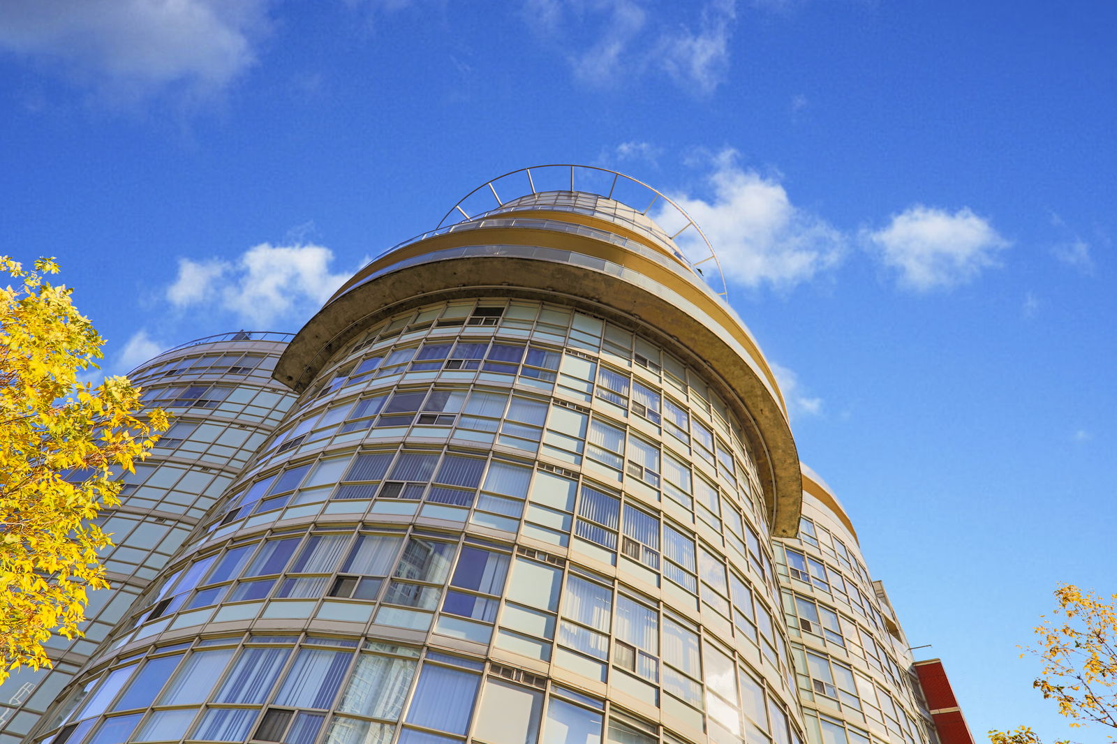 Exterior Sky — 550 Queens Quay, Downtown, Toronto