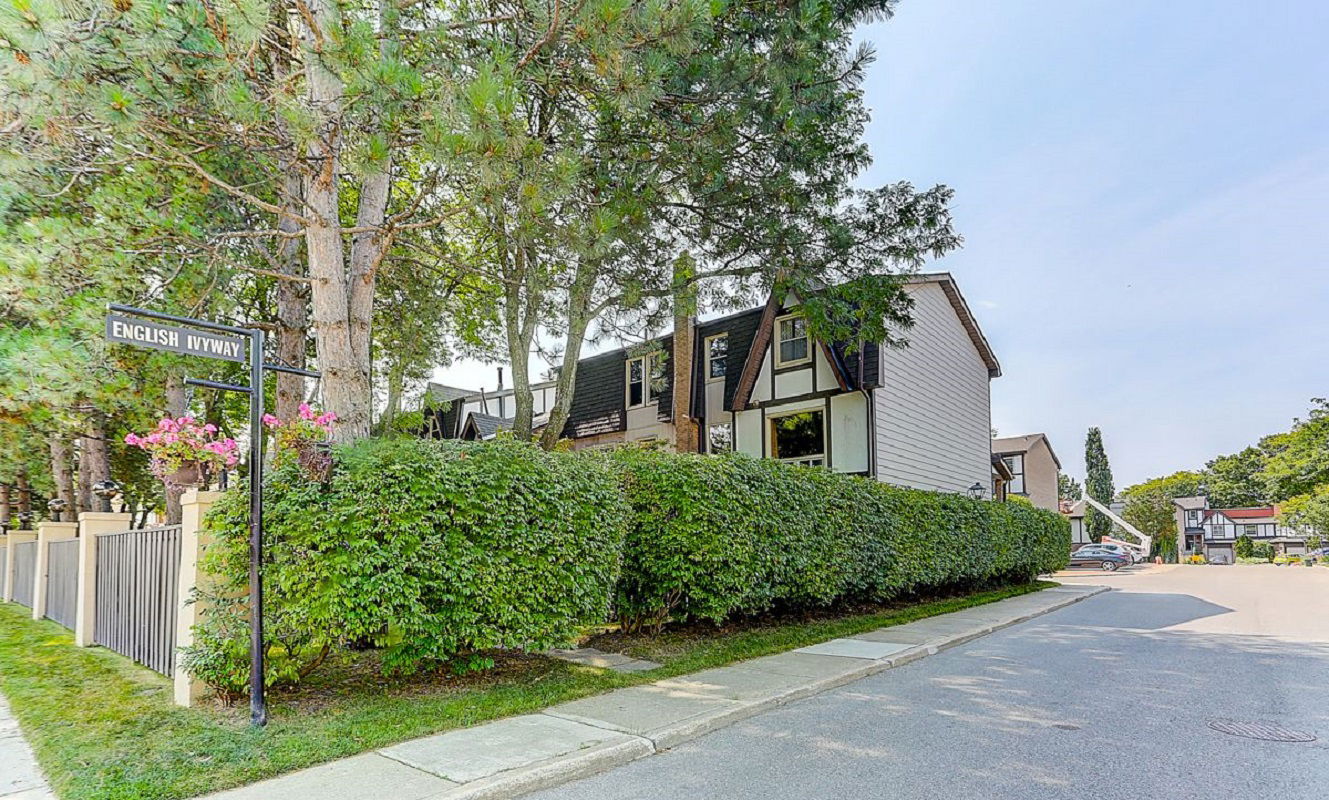 2-116 English Ivyway, North York, Toronto