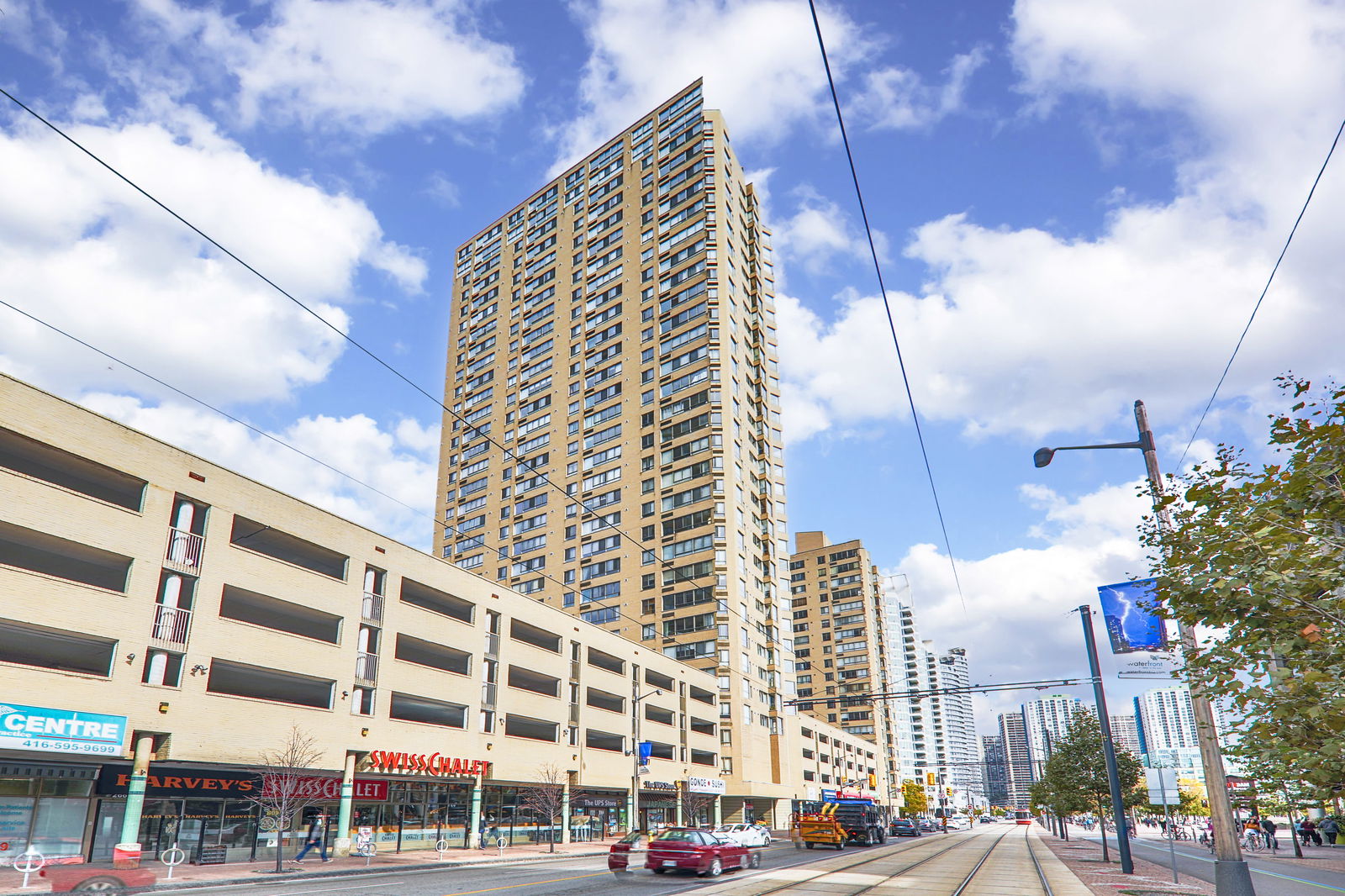 Exterior — Harbourpoint II Condos, Downtown, Toronto