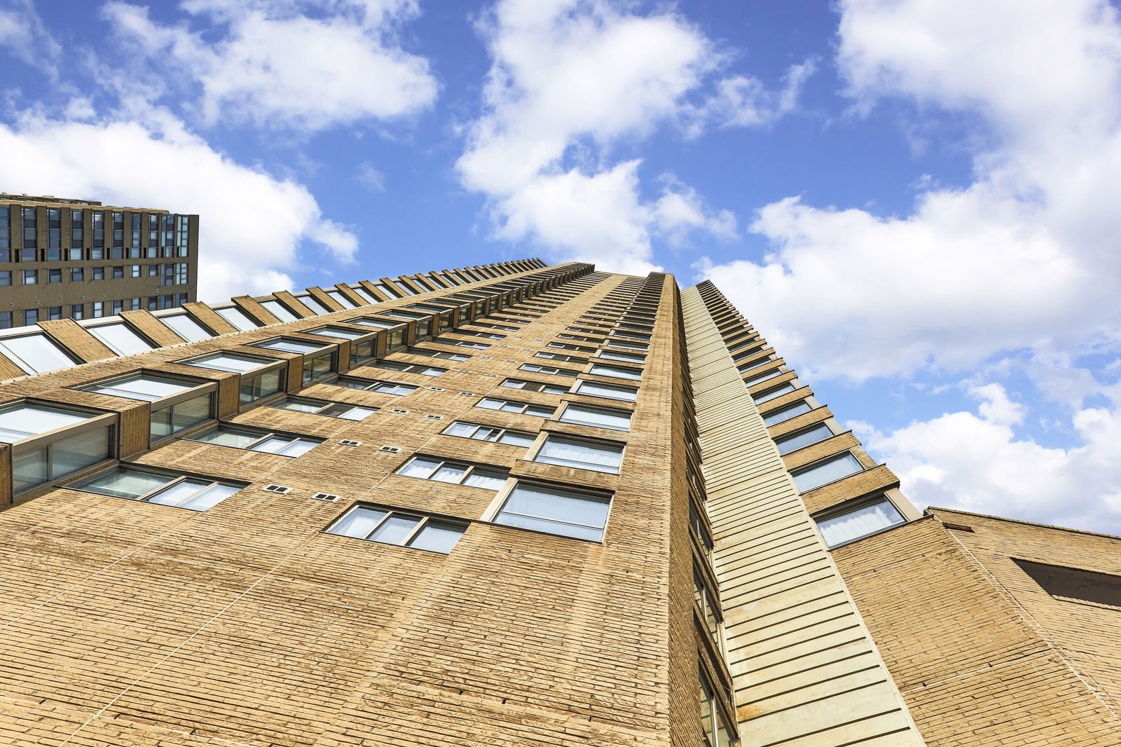 Exterior Sky — Harbourpoint II Condos, Downtown, Toronto