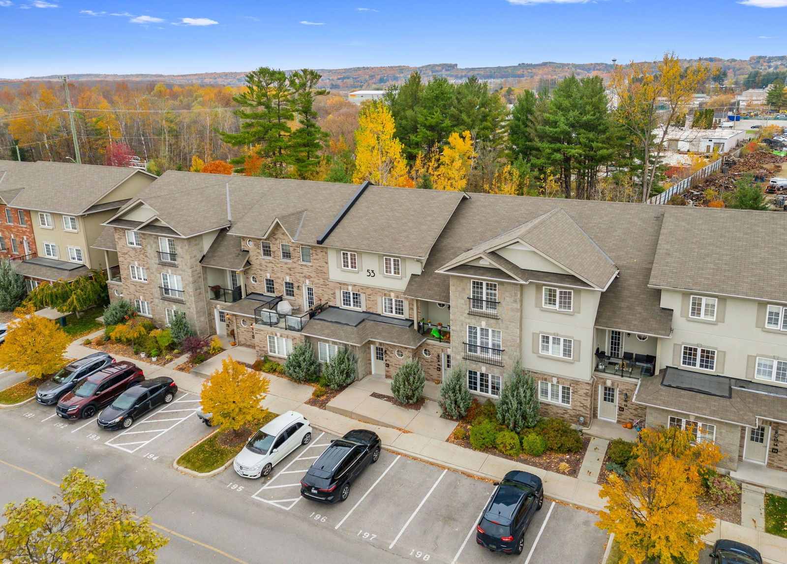 Exterior Side — 53 Ferndale Drive South, Barrie, Toronto