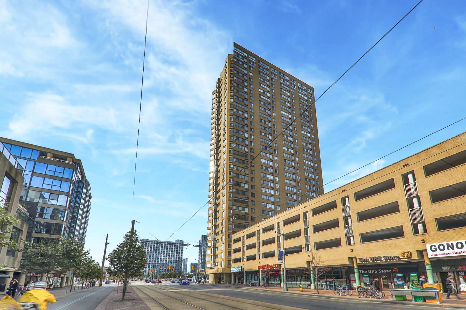 Exterior — Harbourpoint III Condos, Downtown, Toronto