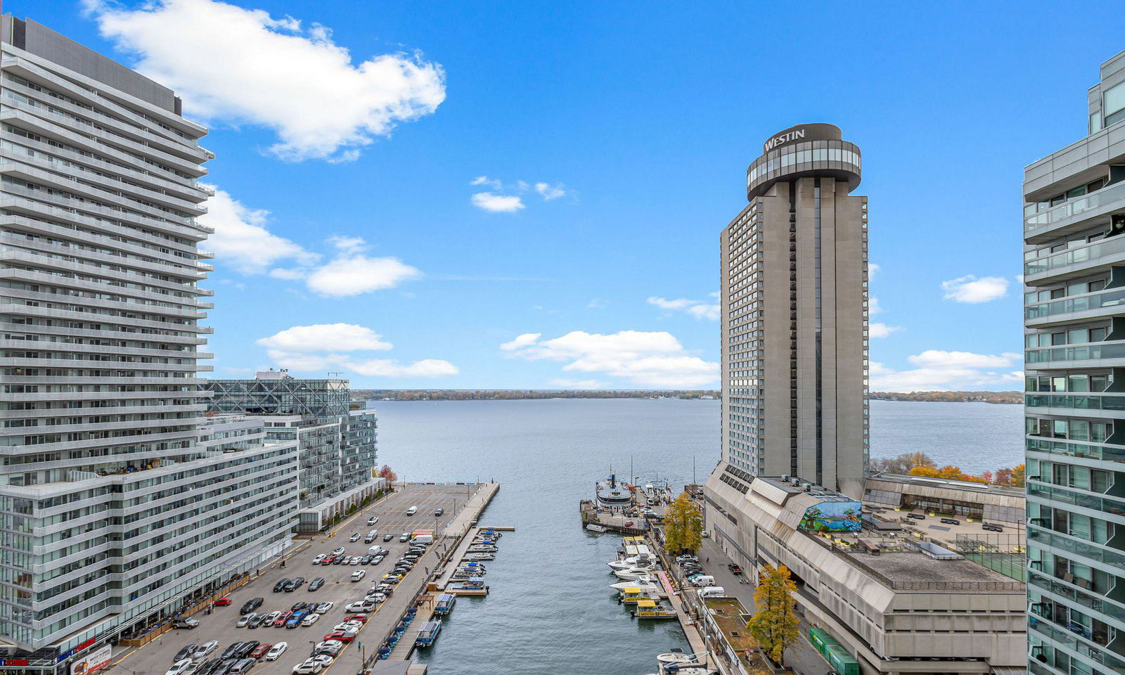 Residences of the World Trade Centre, Downtown, Toronto