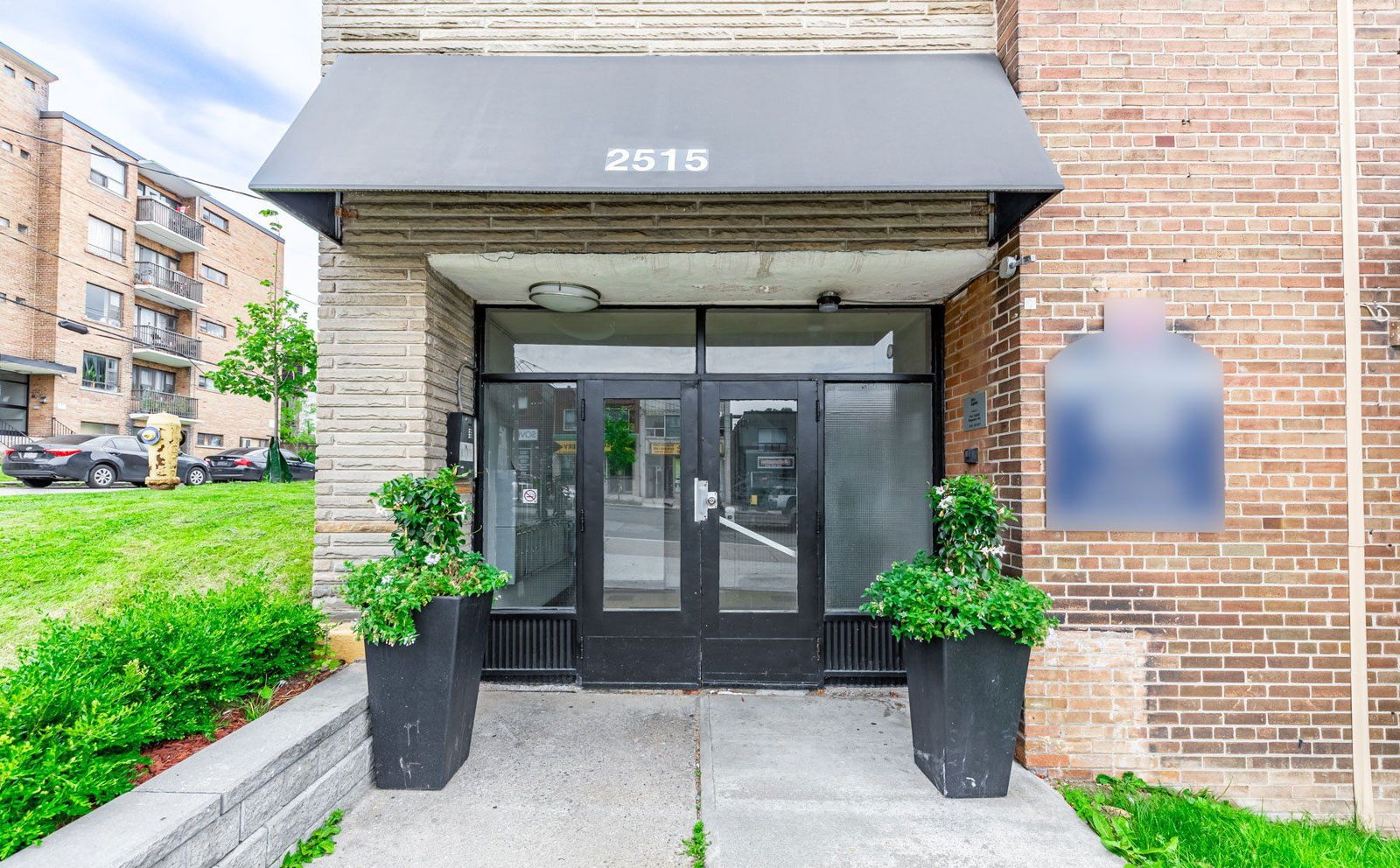 Entrance — 2507-2515 Eglington Avenue West, York Crosstown, Toronto