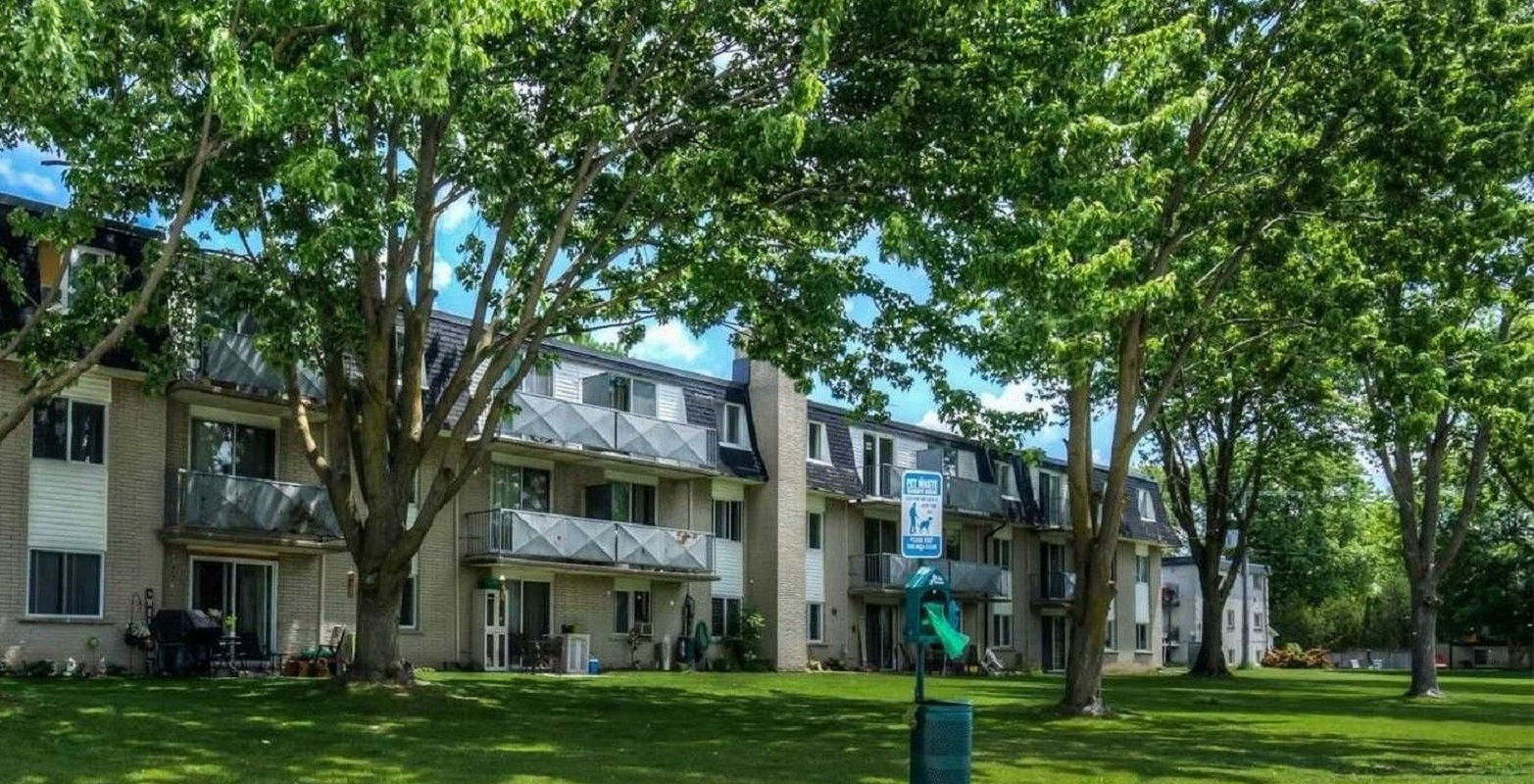 633 Barber Avenue North, North Perth, Toronto