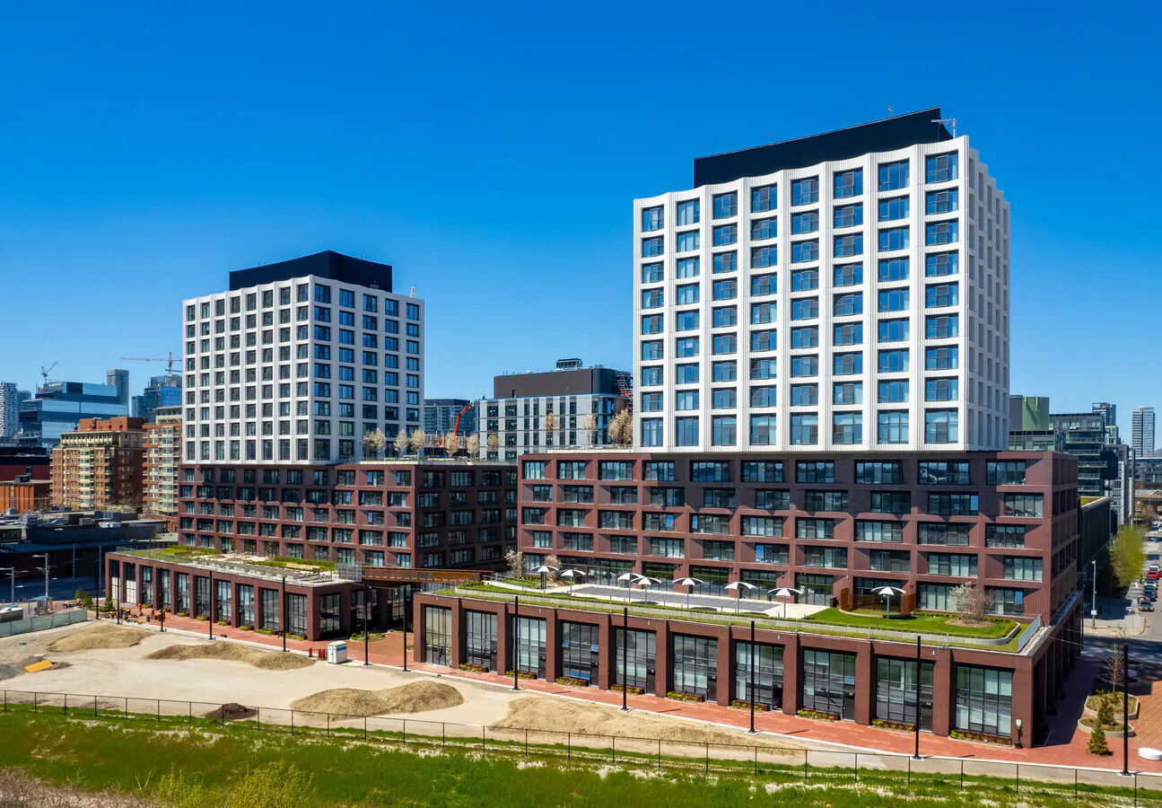 Canary Landing - West Maple House & Central Maple House, Downtown, Toronto
