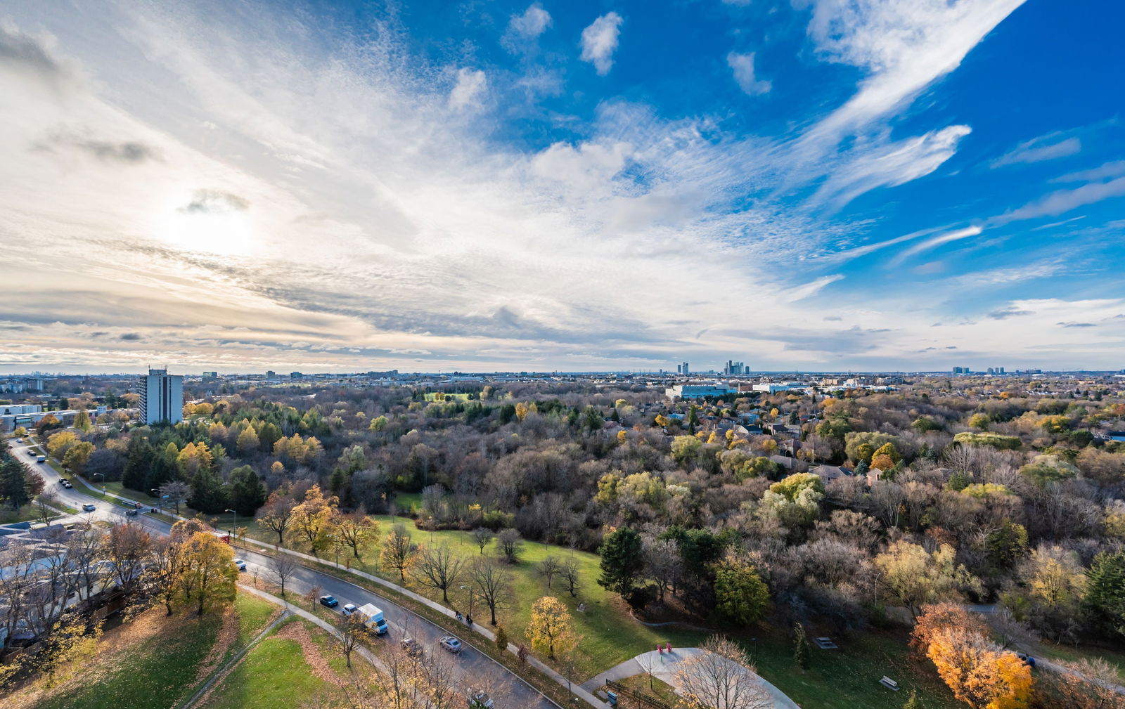 Skyline — Wyldewood Apartments, North York, Toronto
