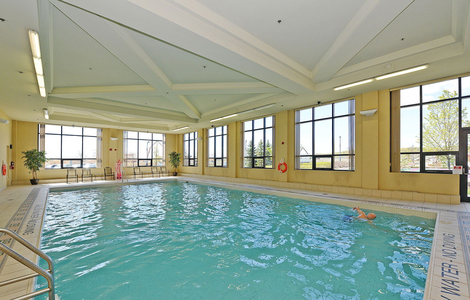 Pool — 7 Overlea Drive, Brampton, Toronto