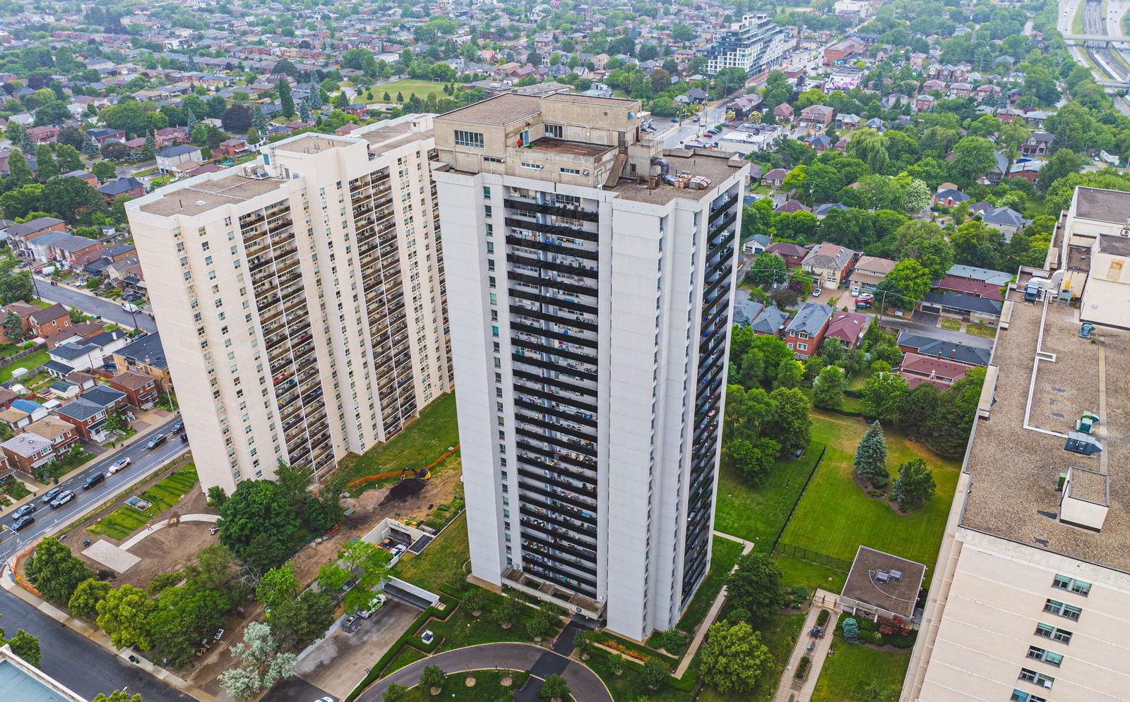 370 Ridelle Ave, York Crosstown, Toronto