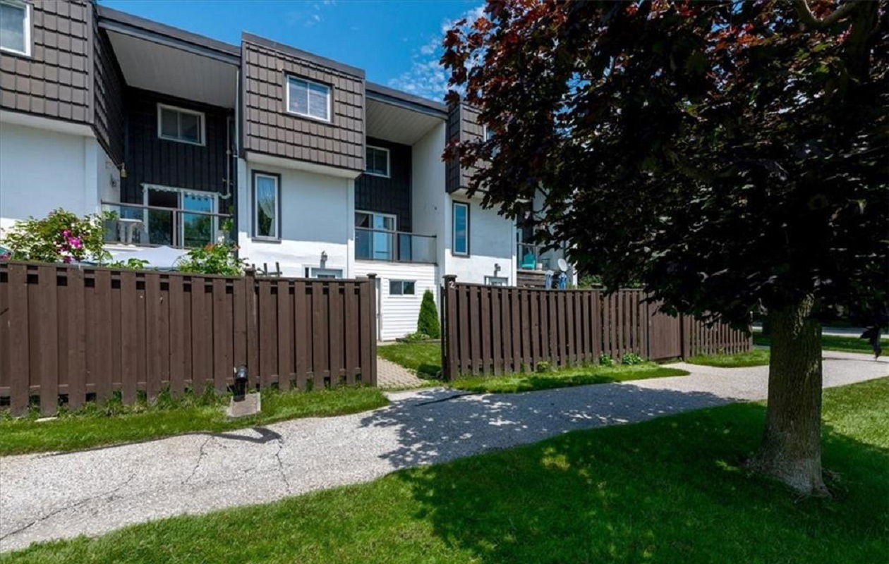 Exterior Side — Victoria Crescent Condos, Orillia, Toronto